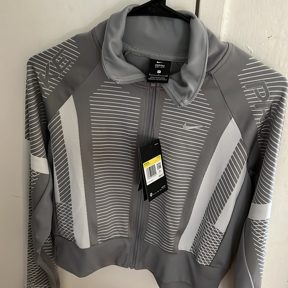 Nike - Picture 2 of 2